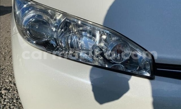 Acheter Occasion Voiture Toyota Wish Blanc à Beitbridge, Matabeleland South Acheter Occasion Voiture Toyota Wish Blanc à Beitbridge, Matabeleland South