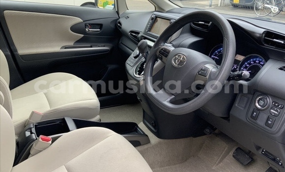 Acheter Occasion Voiture Toyota Wish Blanc à Beitbridge, Matabeleland South Acheter Occasion Voiture Toyota Wish Blanc à Beitbridge, Matabeleland South