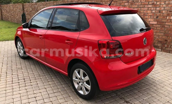 Acheter Occasion Voiture Volkswagen Polo Rouge à Beitbridge, Matabeleland South Acheter Occasion Voiture Volkswagen Polo Rouge à Beitbridge, Matabeleland South
