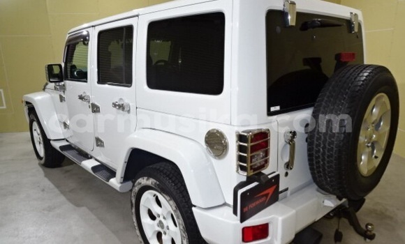 Nunua Ilio tumika Jeep Wrangler Nyeupe Gari ndani ya Beitbridge nchini Matabeleland Kusini Nunua Ilio tumika Jeep Wrangler Nyeupe Gari ndani ya Beitbridge nchini Matabeleland Kusini