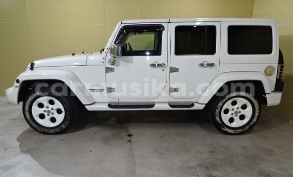 Nunua Ilio tumika Jeep Wrangler Nyeupe Gari ndani ya Beitbridge nchini Matabeleland Kusini Nunua Ilio tumika Jeep Wrangler Nyeupe Gari ndani ya Beitbridge nchini Matabeleland Kusini