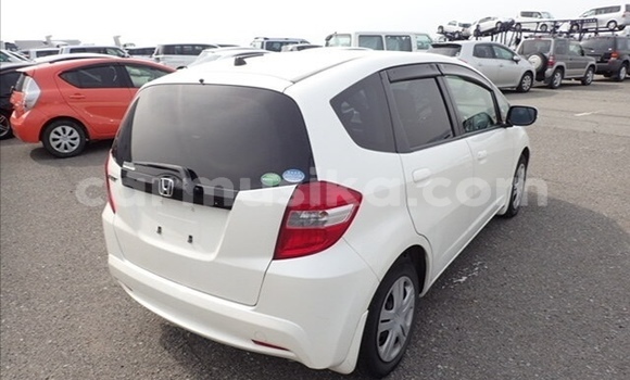 Nunua Ilio tumika Honda Fit Nyeupe Gari ndani ya Beitbridge nchini Matabeleland Kusini Nunua Ilio tumika Honda Fit Nyeupe Gari ndani ya Beitbridge nchini Matabeleland Kusini