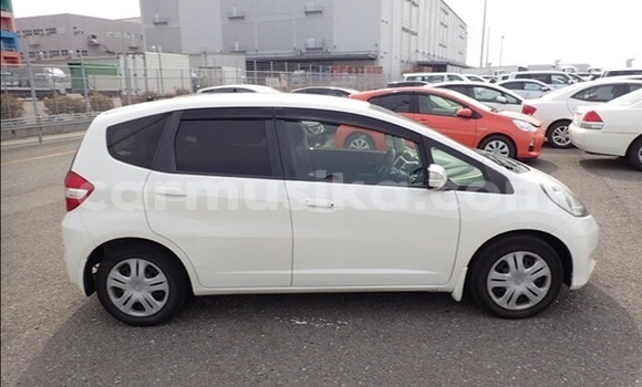 Nunua Ilio tumika Honda Fit Nyeupe Gari ndani ya Beitbridge nchini Matabeleland Kusini Nunua Ilio tumika Honda Fit Nyeupe Gari ndani ya Beitbridge nchini Matabeleland Kusini