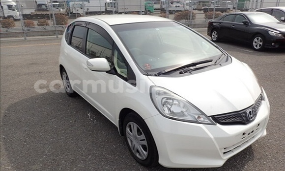 Nunua Ilio tumika Honda Fit Nyeupe Gari ndani ya Beitbridge nchini Matabeleland Kusini Nunua Ilio tumika Honda Fit Nyeupe Gari ndani ya Beitbridge nchini Matabeleland Kusini