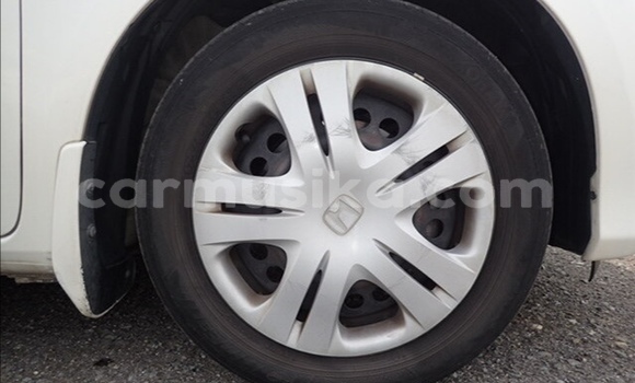 Nunua Ilio tumika Honda Fit Nyeupe Gari ndani ya Beitbridge nchini Matabeleland Kusini Nunua Ilio tumika Honda Fit Nyeupe Gari ndani ya Beitbridge nchini Matabeleland Kusini