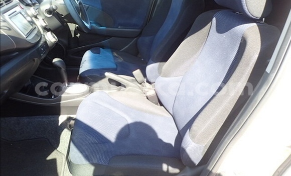 Nunua Ilio tumika Honda Fit Nyeupe Gari ndani ya Beitbridge nchini Matabeleland Kusini Nunua Ilio tumika Honda Fit Nyeupe Gari ndani ya Beitbridge nchini Matabeleland Kusini