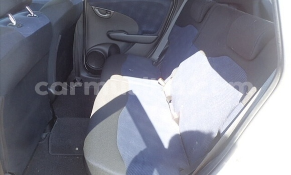 Nunua Ilio tumika Honda Fit Nyeupe Gari ndani ya Beitbridge nchini Matabeleland Kusini Nunua Ilio tumika Honda Fit Nyeupe Gari ndani ya Beitbridge nchini Matabeleland Kusini