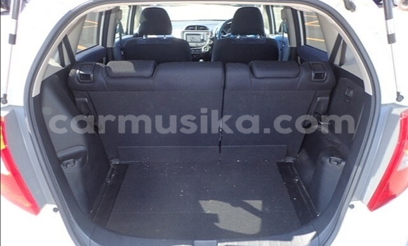 Nunua Ilio tumika Honda Fit Nyeupe Gari ndani ya Beitbridge nchini Matabeleland Kusini Nunua Ilio tumika Honda Fit Nyeupe Gari ndani ya Beitbridge nchini Matabeleland Kusini