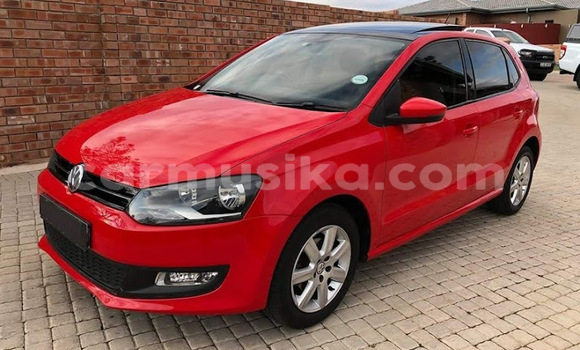 Acheter Occasion Voiture Volkswagen Polo Rouge à Beitbridge, Matabeleland South Acheter Occasion Voiture Volkswagen Polo Rouge à Beitbridge, Matabeleland South