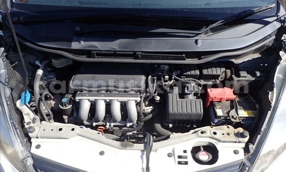 Nunua Ilio tumika Honda Fit Nyeupe Gari ndani ya Beitbridge nchini Matabeleland Kusini Nunua Ilio tumika Honda Fit Nyeupe Gari ndani ya Beitbridge nchini Matabeleland Kusini