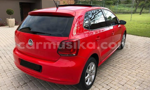 Acheter Occasion Voiture Volkswagen Polo Rouge à Beitbridge, Matabeleland South Acheter Occasion Voiture Volkswagen Polo Rouge à Beitbridge, Matabeleland South