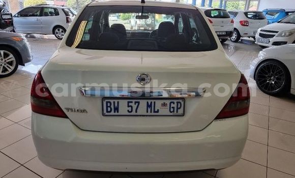 Tenga Tsaru Nissan Tiida Chena Mota in Beitbridge in Matabeleland South Tenga Tsaru Nissan Tiida Chena Mota in Beitbridge in Matabeleland South