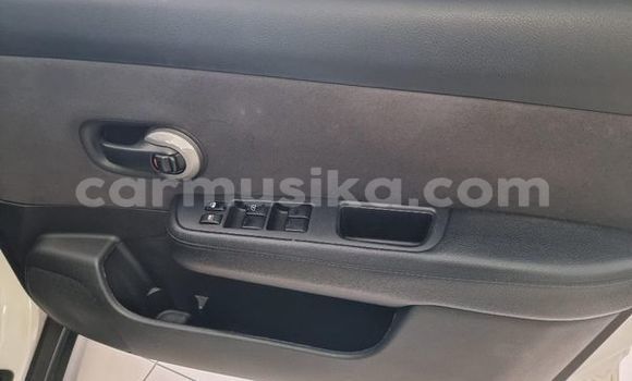 Tenga Tsaru Nissan Tiida Chena Mota in Beitbridge in Matabeleland South Tenga Tsaru Nissan Tiida Chena Mota in Beitbridge in Matabeleland South