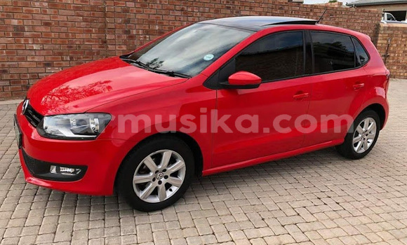 Acheter Occasion Voiture Volkswagen Polo Rouge à Beitbridge, Matabeleland South Acheter Occasion Voiture Volkswagen Polo Rouge à Beitbridge, Matabeleland South