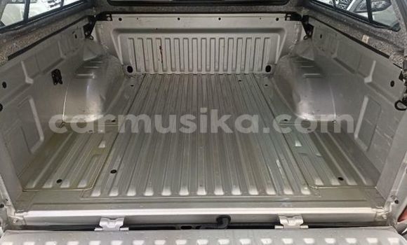 Acheter Occasion Voiture Nissan Navara Gris à Beitbridge, Matabeleland South Acheter Occasion Voiture Nissan Navara Gris à Beitbridge, Matabeleland South