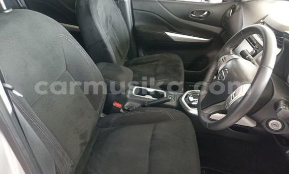 Acheter Occasion Voiture Nissan Navara Gris à Beitbridge, Matabeleland South Acheter Occasion Voiture Nissan Navara Gris à Beitbridge, Matabeleland South