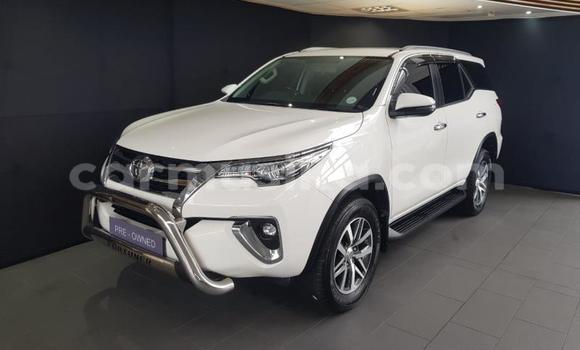 Buy Used Toyota Fortuner White Car in Beitbridge in Matabeleland South Buy Used Toyota Fortuner White Car in Beitbridge in Matabeleland South