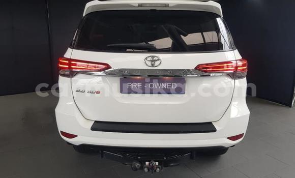 Buy Used Toyota Fortuner White Car in Beitbridge in Matabeleland South Buy Used Toyota Fortuner White Car in Beitbridge in Matabeleland South