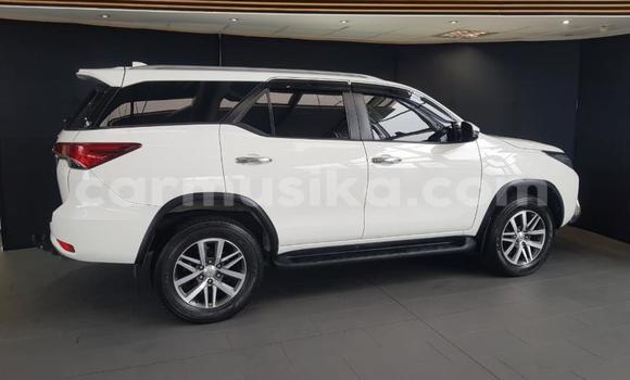 Buy Used Toyota Fortuner White Car in Beitbridge in Matabeleland South Buy Used Toyota Fortuner White Car in Beitbridge in Matabeleland South