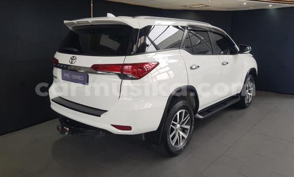 Buy Used Toyota Fortuner White Car in Beitbridge in Matabeleland South Buy Used Toyota Fortuner White Car in Beitbridge in Matabeleland South