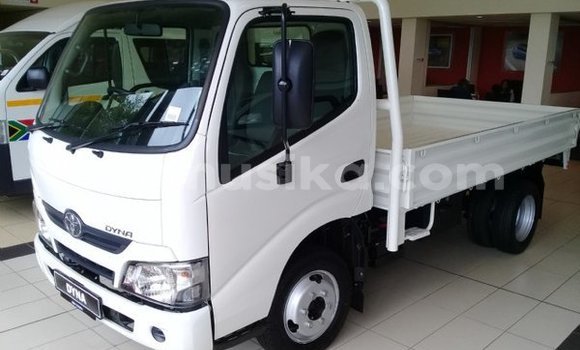 Tenga Tsaru Toyota Dyna Chena Rori in Beitbridge in Matabeleland South Tenga Tsaru Toyota Dyna Chena Rori in Beitbridge in Matabeleland South