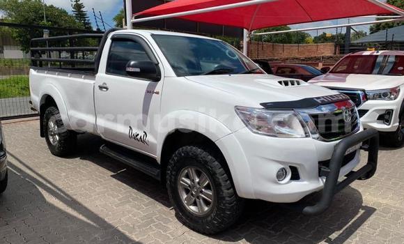 Acheter Occasion Voiture Toyota Hilux Blanc à Beitbridge, Matabeleland South Acheter Occasion Voiture Toyota Hilux Blanc à Beitbridge, Matabeleland South