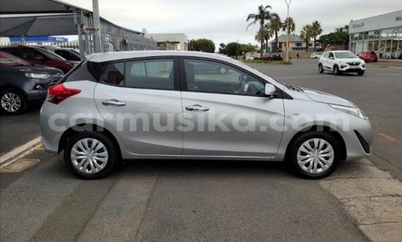 Acheter Occasion Voiture Toyota Yaris Gris à Beitbridge, Matabeleland South Acheter Occasion Voiture Toyota Yaris Gris à Beitbridge, Matabeleland South