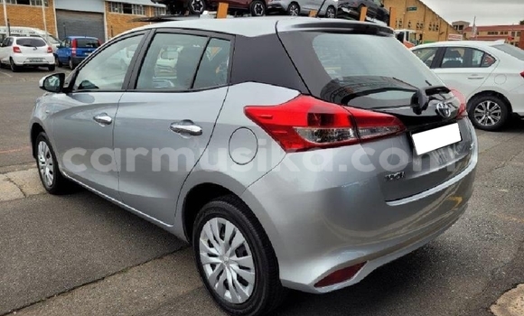 Acheter Occasion Voiture Toyota Yaris Gris à Beitbridge, Matabeleland South Acheter Occasion Voiture Toyota Yaris Gris à Beitbridge, Matabeleland South