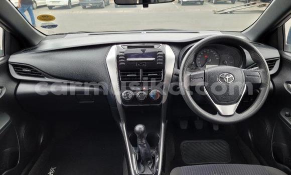 Acheter Occasion Voiture Toyota Yaris Gris à Beitbridge, Matabeleland South Acheter Occasion Voiture Toyota Yaris Gris à Beitbridge, Matabeleland South