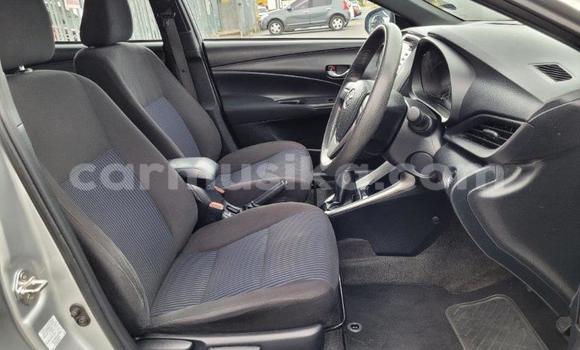 Acheter Occasion Voiture Toyota Yaris Gris à Beitbridge, Matabeleland South Acheter Occasion Voiture Toyota Yaris Gris à Beitbridge, Matabeleland South