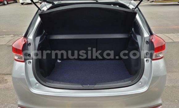 Acheter Occasion Voiture Toyota Yaris Gris à Beitbridge, Matabeleland South Acheter Occasion Voiture Toyota Yaris Gris à Beitbridge, Matabeleland South