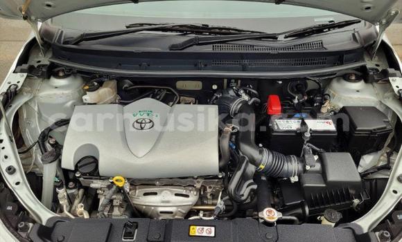 Acheter Occasion Voiture Toyota Yaris Gris à Beitbridge, Matabeleland South Acheter Occasion Voiture Toyota Yaris Gris à Beitbridge, Matabeleland South