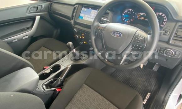 Nunua Ilio tumika Ford Ranger Nyeupe Gari ndani ya Beitbridge nchini Matabeleland Kusini Nunua Ilio tumika Ford Ranger Nyeupe Gari ndani ya Beitbridge nchini Matabeleland Kusini