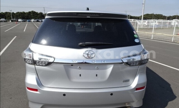 Nunua Ilio tumika Toyota Wish Fedha Gari ndani ya Belvedere nchini Harare Nunua Ilio tumika Toyota Wish Fedha Gari ndani ya Belvedere nchini Harare