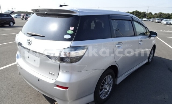 Nunua Ilio tumika Toyota Wish Fedha Gari ndani ya Belvedere nchini Harare Nunua Ilio tumika Toyota Wish Fedha Gari ndani ya Belvedere nchini Harare