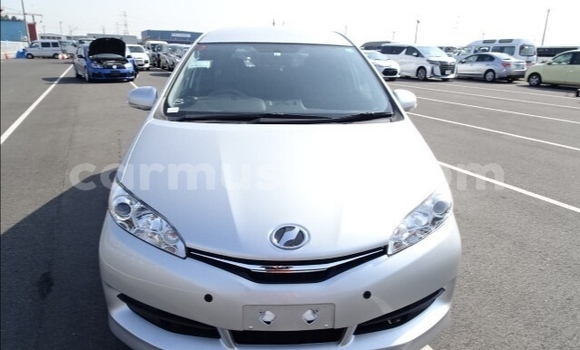 Nunua Ilio tumika Toyota Wish Fedha Gari ndani ya Belvedere nchini Harare Nunua Ilio tumika Toyota Wish Fedha Gari ndani ya Belvedere nchini Harare