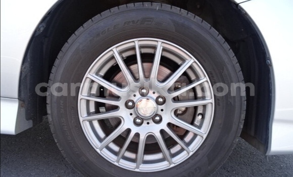 Nunua Ilio tumika Toyota Wish Fedha Gari ndani ya Belvedere nchini Harare Nunua Ilio tumika Toyota Wish Fedha Gari ndani ya Belvedere nchini Harare