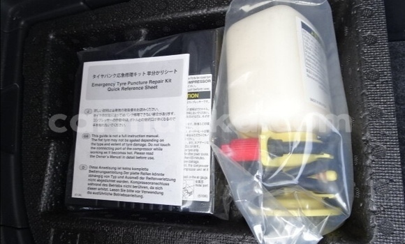 Nunua Ilio tumika Toyota Wish Fedha Gari ndani ya Belvedere nchini Harare Nunua Ilio tumika Toyota Wish Fedha Gari ndani ya Belvedere nchini Harare