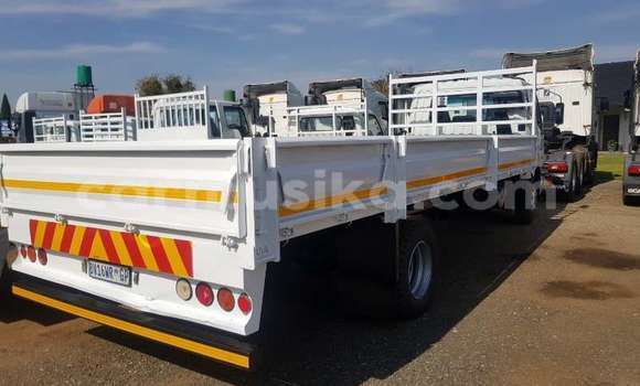 Acheter Occasion Voiture Fuqi 6500 (Land King) Blanc à Beitbridge, Matabeleland South Acheter Occasion Voiture Fuqi 6500 (Land King) Blanc à Beitbridge, Matabeleland South