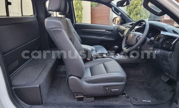 Acheter Occasion Voiture Toyota Hilux Blanc à Beitbridge, Matabeleland South Acheter Occasion Voiture Toyota Hilux Blanc à Beitbridge, Matabeleland South