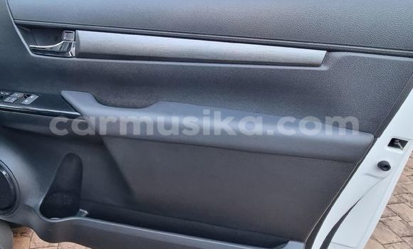 Acheter Occasion Voiture Toyota Hilux Blanc à Beitbridge, Matabeleland South Acheter Occasion Voiture Toyota Hilux Blanc à Beitbridge, Matabeleland South