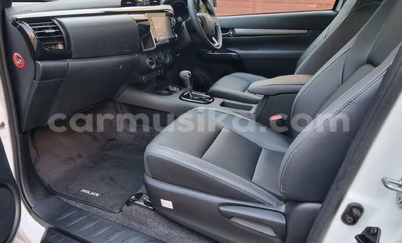 Acheter Occasion Voiture Toyota Hilux Blanc à Beitbridge, Matabeleland South Acheter Occasion Voiture Toyota Hilux Blanc à Beitbridge, Matabeleland South