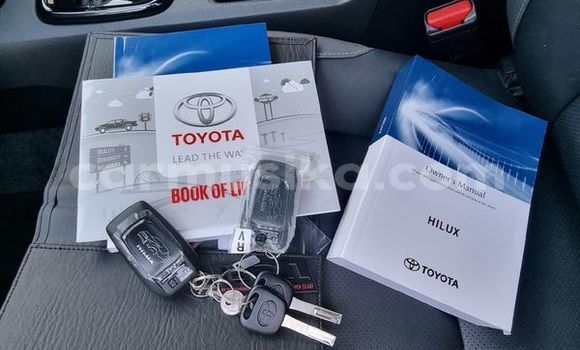 Acheter Occasion Voiture Toyota Hilux Blanc à Beitbridge, Matabeleland South Acheter Occasion Voiture Toyota Hilux Blanc à Beitbridge, Matabeleland South