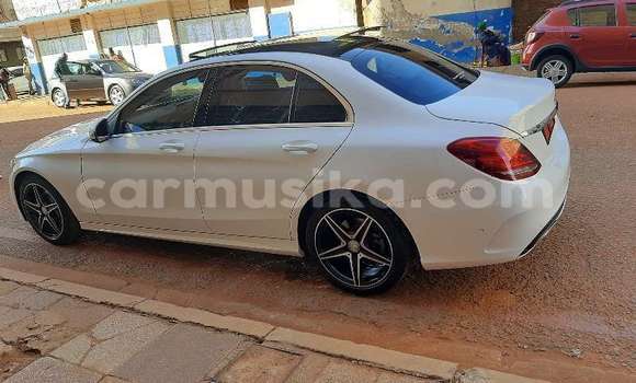 Tenga Tsaru Mercedes-Benz C-Classe Chena Mota in Beitbridge in Matabeleland South Tenga Tsaru Mercedes-Benz C-Classe Chena Mota in Beitbridge in Matabeleland South