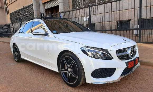 Tenga Tsaru Mercedes-Benz C-Classe Chena Mota in Beitbridge in Matabeleland South Tenga Tsaru Mercedes-Benz C-Classe Chena Mota in Beitbridge in Matabeleland South