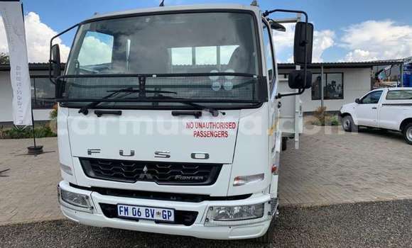 Acheter Occasion Utilitaire Mitsubishi Fuso Blanc à Beitbridge, Matabeleland South Acheter Occasion Utilitaire Mitsubishi Fuso Blanc à Beitbridge, Matabeleland South