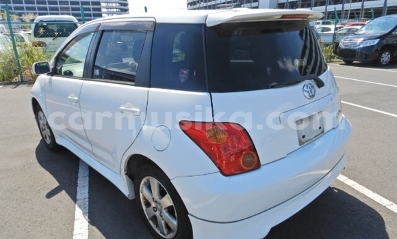 Acheter Occasion Voiture Toyota IST Blanc à Beitbridge, Matabeleland South Acheter Occasion Voiture Toyota IST Blanc à Beitbridge, Matabeleland South