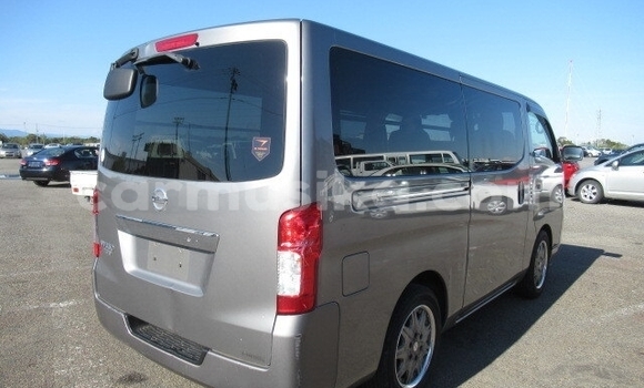 Acheter Occasion Voiture Nissan Caravan Gris à Beitbridge, Matabeleland South Acheter Occasion Voiture Nissan Caravan Gris à Beitbridge, Matabeleland South