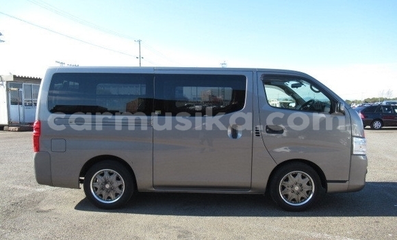 Acheter Occasion Voiture Nissan Caravan Gris à Beitbridge, Matabeleland South Acheter Occasion Voiture Nissan Caravan Gris à Beitbridge, Matabeleland South