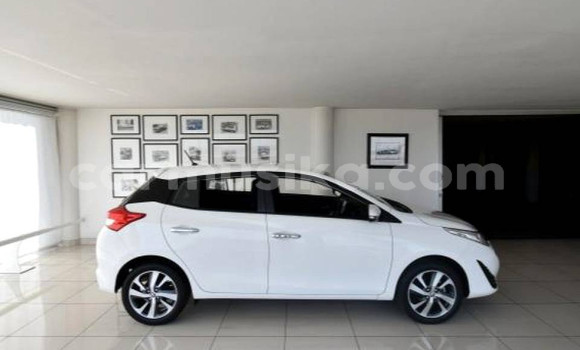 Acheter Occasion Voiture Toyota Yaris Blanc à Beitbridge, Matabeleland South Acheter Occasion Voiture Toyota Yaris Blanc à Beitbridge, Matabeleland South